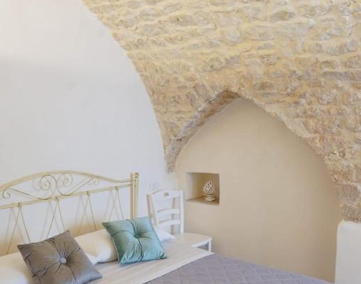 Old Town Cisternino House | Family-Friendly Stay at Casa Vacanza Bizantina - 10/10 Rating