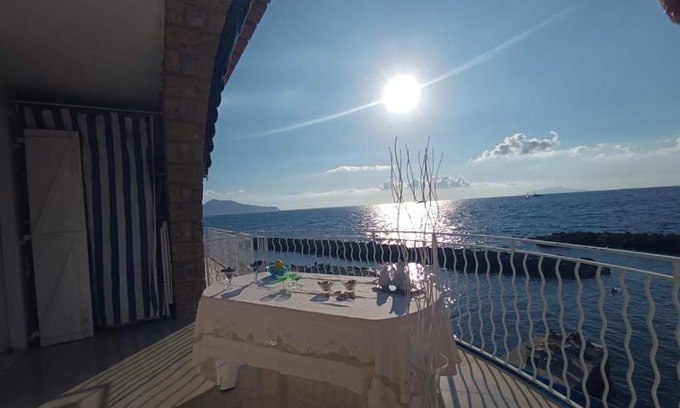 Massa Lubrense Apartment | Experience Casa Vacanza Il Bacio Del Sole with Ocean Views