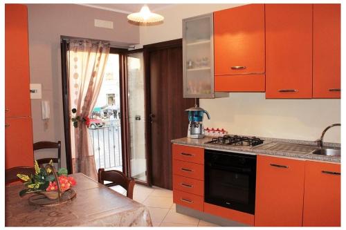 Grotte Apartment | Pet-Friendly Retreat at Casa Vacanza "La Chiazza di Grutti"