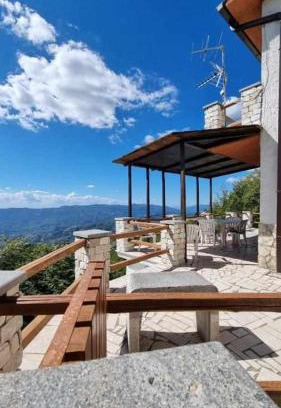 Serrone House | Elegant Casa Vacanza Le Viste: Rated 9.3 with Spa & Hot Tub