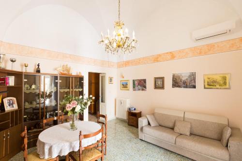 Maglie Apartment | Family-Friendly Retreat at Casa vacanza Nonna Emma