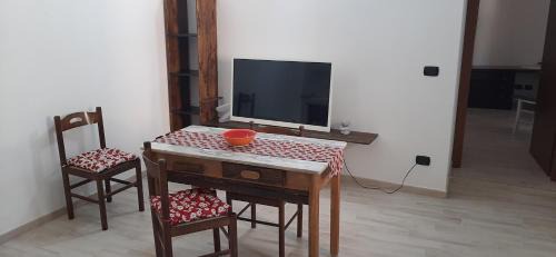 Barisciano House | Family-Friendly Stay at Casa Vacanza Palazzo la Loggia