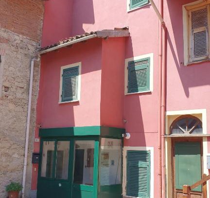Gavi House | Historic Casa Vacanza Pegrini: Pet & Child Friendly Stay