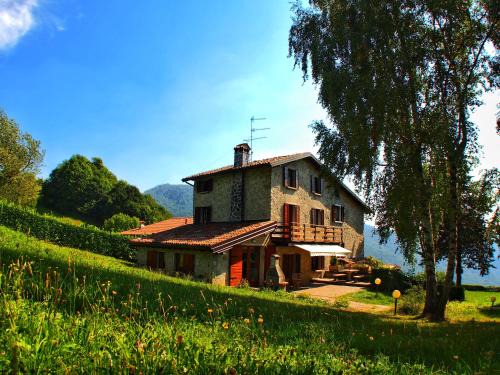 Miragolo San Salvatore House | Relax at Casa Vacanza Pratolungo - Pet Friendly & Spa Amenities