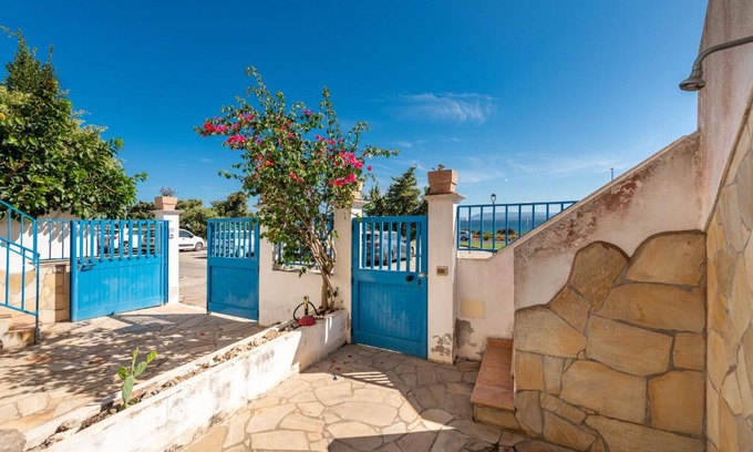 Calasetta House | Casa Vacanze 21 Aprile: Pet-Friendly Retreat with Perfect Score
