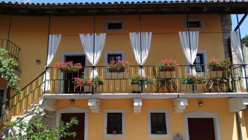Monrupino Apartment | Family-Friendly Retreat at Casa Vacanze - Agrituristico Col