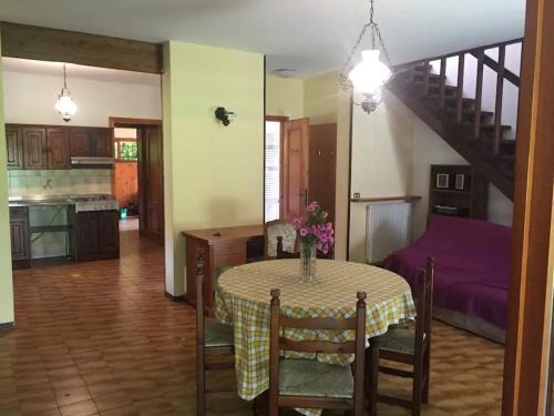 Castelnovo del Friuli House | Cozy Casa Vacanze Almades: Pet and Child Friendly Retreat