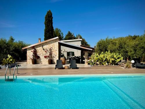 Corato House | Pet-Friendly Getaway at Casa Vacanze - Castel del Monte