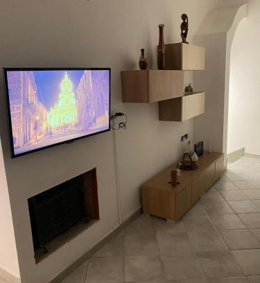 Centola Apartment | Explore Casa Vacanze Centro Storico: Pet-Friendly Retreat
