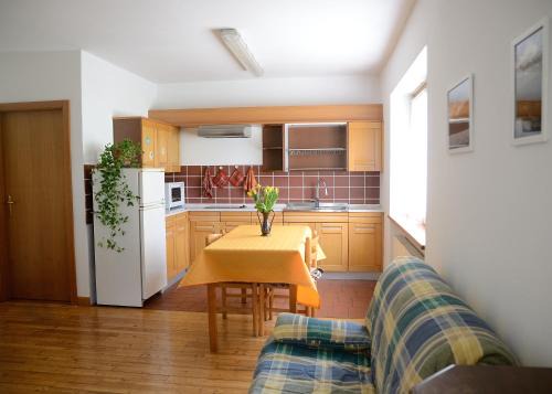 Ville d'Anaunia Apartment | Discover Casa vacanze Dos de Loré - Family-Friendly Retreat
