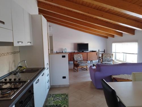 Fondi Apartment | Discover Fondi centro: The Flea's Home for Families & Pets
