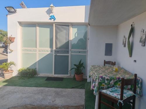 Diso House | Pet-Friendly Casa Vacanze I Due Delfini with Ocean Views