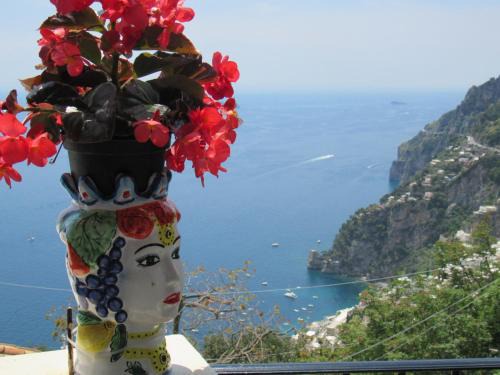 Montepertuso House | Cozy Casa Vacanze Il Libeccio: Oceanfront Oasis for Families