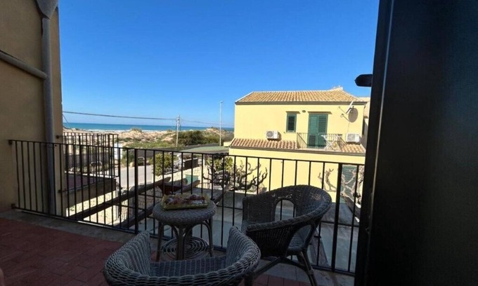 Marina di Modica House | Relax at Casa Vacanze da Giulia&Giuseppe with Ocean View
