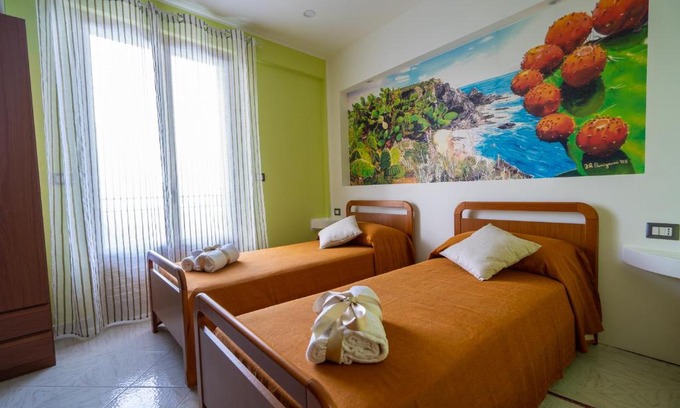 San Mauro Castelverde House | Pet-Friendly Casa Vacanze dell'Angelo - Rated 9.3/10!