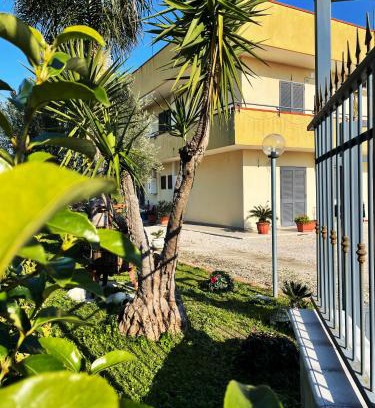 Santa Maria la Carita House | Guest Rated: Casa Vacanze Paradise with Family-Friendly Amenities