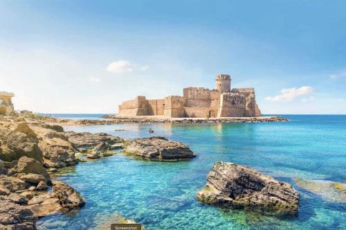 Isola di Capo Rizzuto Apartment | Perfect Getaway: Casa Vacanza al mare with Ocean Views