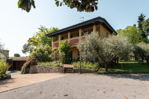 Corte Franca House | Casa Vacanze La Fioca