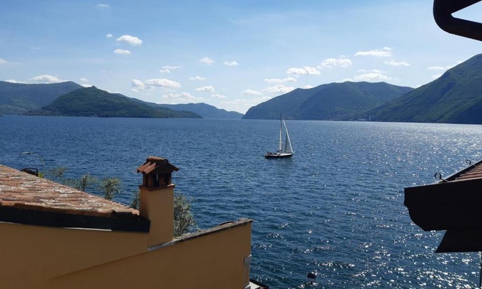Marone House | Relax at Casa Vacanze La Gabbianella with Beachfront Views