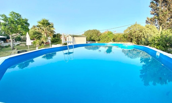 Sassari House | Relaxing Oceanfront Escape at Casa Vacanze La Guzzetta Ranch