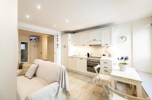 Orvieto Apartment | Top-Rated Casa vacanze La Scala d'Oro with Hot Tub & Pets