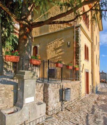 Pieve Fosciana House | Pet-Friendly Casa Vacanze Le Muse Sillico with Hot Tub