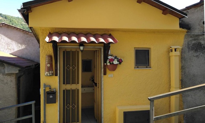 Sasso di Castalda House | Guest Favorite: Casa Vacanze Margherita in Sasso di Castalda