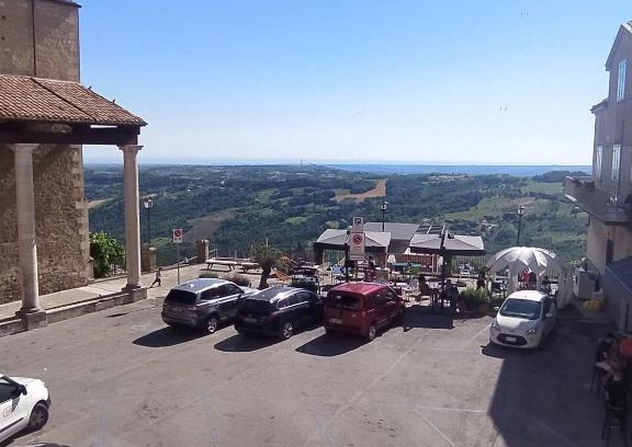 Guardiagrele Apartment | Family-Friendly Stay at Casa Vacanze Michelino, Rated 10/10
