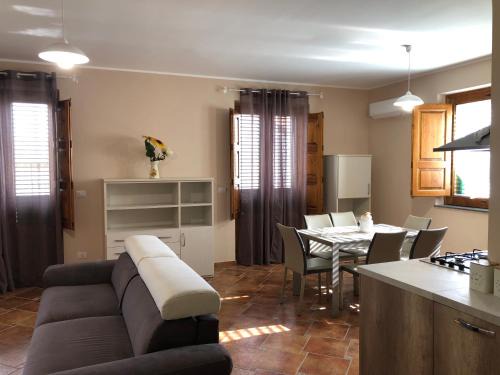 Milo House | Family-Friendly Getaway at Casa vacanze Mongibello