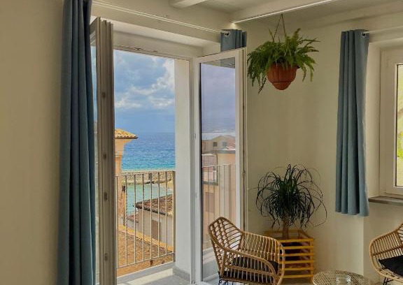 Pizzo Apartment | Discover Casa Vacanze Penelope: Oceanfront Family Retreat