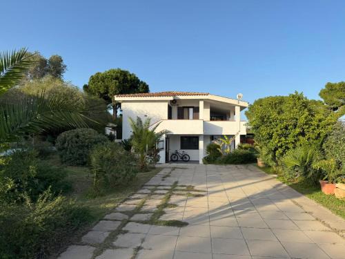 Porto Pino Apartment | Family-Friendly Retreat at Casa Vacanze Porto Pino