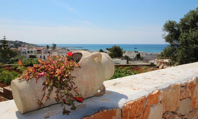 Marina di Pescoluse House | Cozy Casa Vacanze Rosita - 4-Star Oceanfront Retreat
