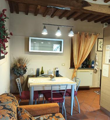 Capannori Apartment | Inviting Casa Vacanze Rustico Di Corte - Guest Rated 9.8
