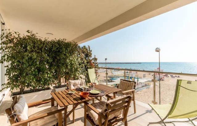 Scoglitti Apartment | Idyllic Casa Vacanze Sole e Sabbia with Oceanfront Views