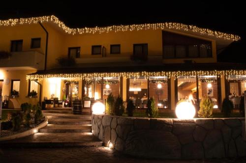 Montereale Valcellina Hotel | Discover Casa Valcellina: Family-Friendly Dining Awaits