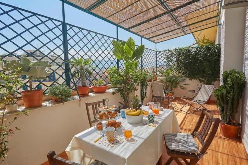 Ruggero Settimo Apartment | Unforgettable Stay at Casa Vale e Giù with Ocean Views