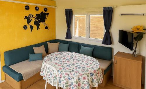 Alcala de Guadaira House | Casa Venus: Relax by the Pool and Enjoy Ocean Views
