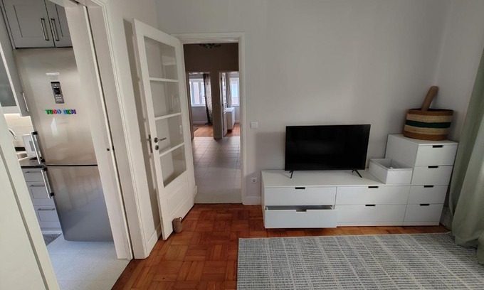 Paranhos Apartment | Discover Casa Veríssimo: Pet and Child-Friendly Haven