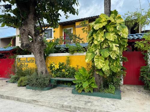 Jacarecica Apartment | Artistic Casa: Family-Friendly Retreat with Top Ratings