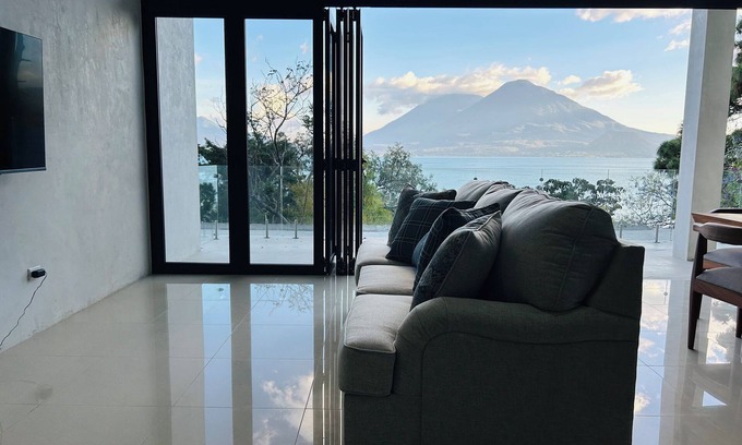 Santa Catarina Palopo Apartment | Casa Verapaz - Carina: Ideal Retreat with Pool & Spa