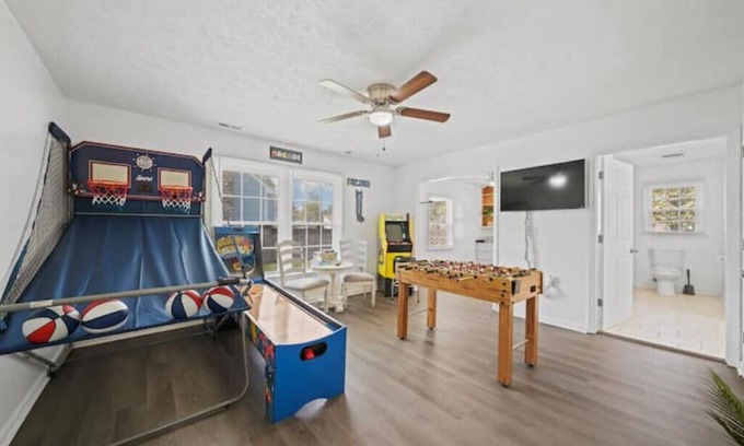 Fayetteville House | Discover Casa Verde: Fun Games, Relaxing Atmosphere & Fire Pit
