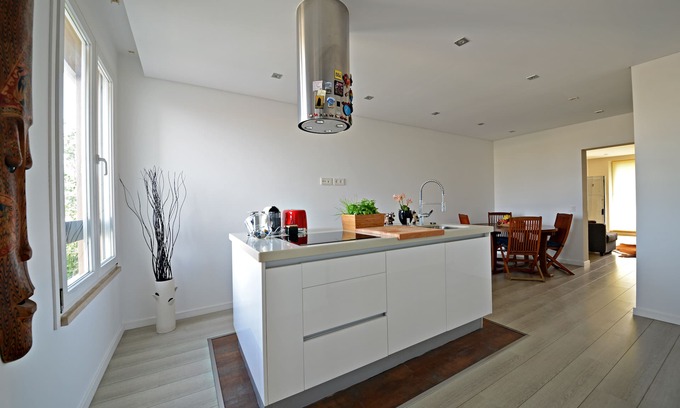Oeiras Apartment | Beachfront Bliss at Casa Verena: Pet-Friendly & Spa
