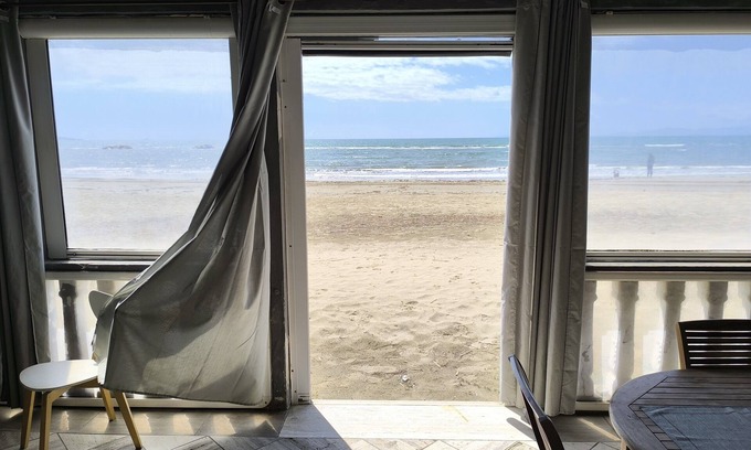 Follonica House | Casa Viale Italia - Cozy Beachfront Retreat with Pool Access