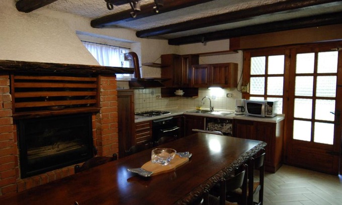 Riva del Garda Apartment | Pet-Friendly Casa Villa Kitty with Ocean View & Breakfast