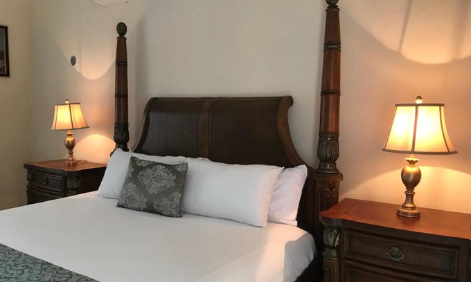 Merida Municipality House | Discover Casa Villa Mercedes: Family-Friendly with Pool & Hot Tub