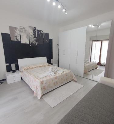 Palazzolo Apartment | Discover Casa Vinci: Pet-Friendly Haven with 9.3/10 Rating