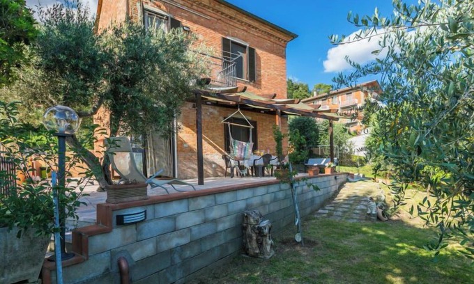 Chiusi House | Relaxing Retreat at Casa Violella with Spa & Lake Views