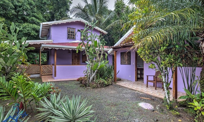 Punta Uva Ski Chalet | Discover Casa Violeta: Beachside Bliss with Ocean Views