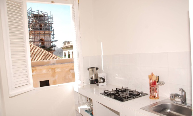 Old Havana House | Elegant Casa Violeta: Spa Retreat with Breakfast Included