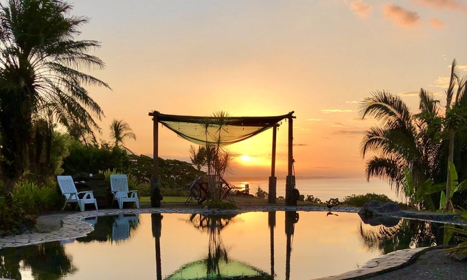 Esterillos House | Casa Vista Pacifico: Panoramic Views & Steps to the Beach